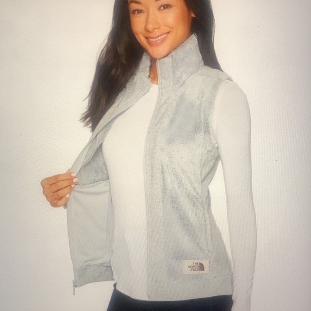 The North Face Furry Fleece Vest - Picture 10 of 10